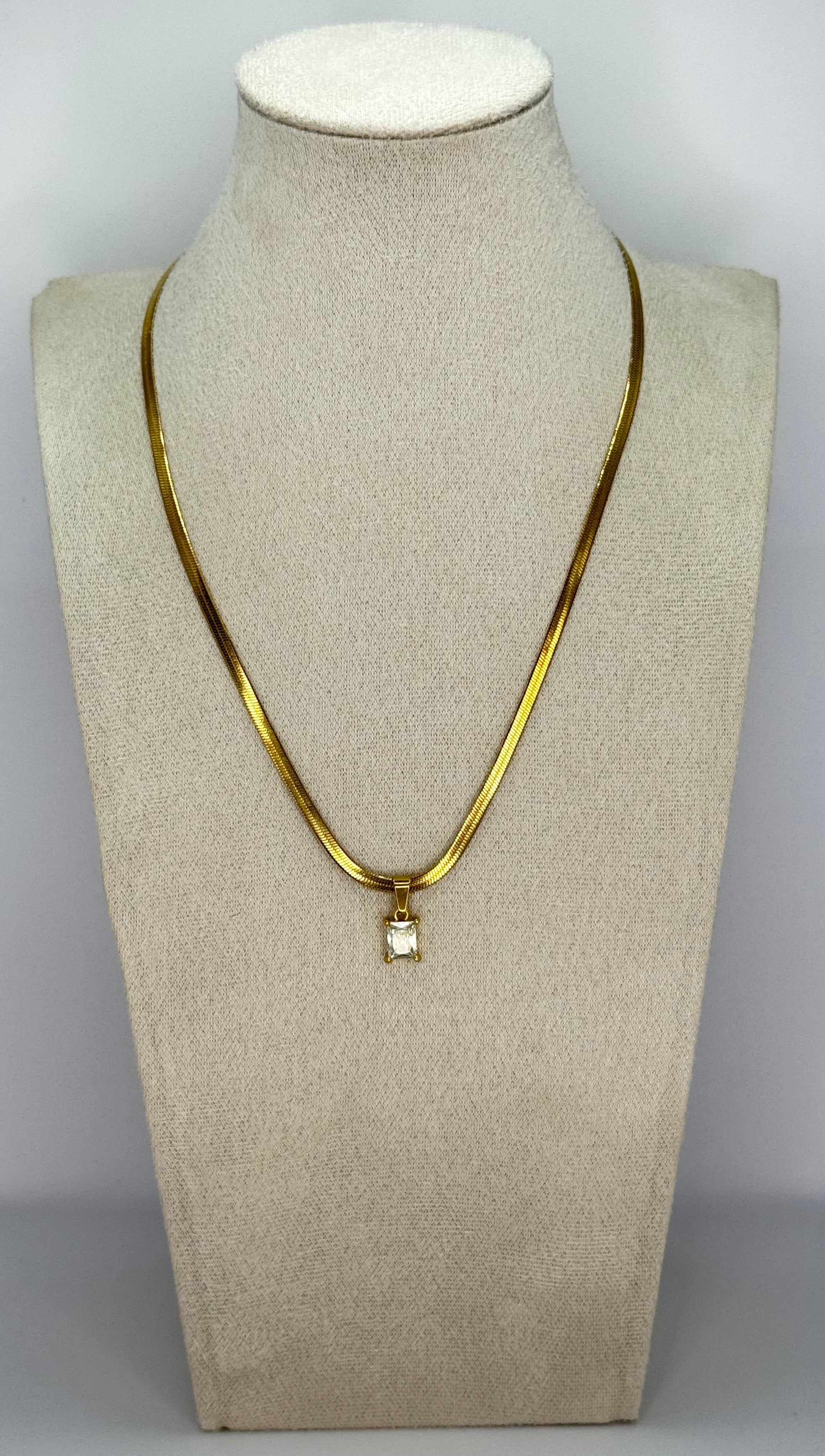 Collana pietra bianca