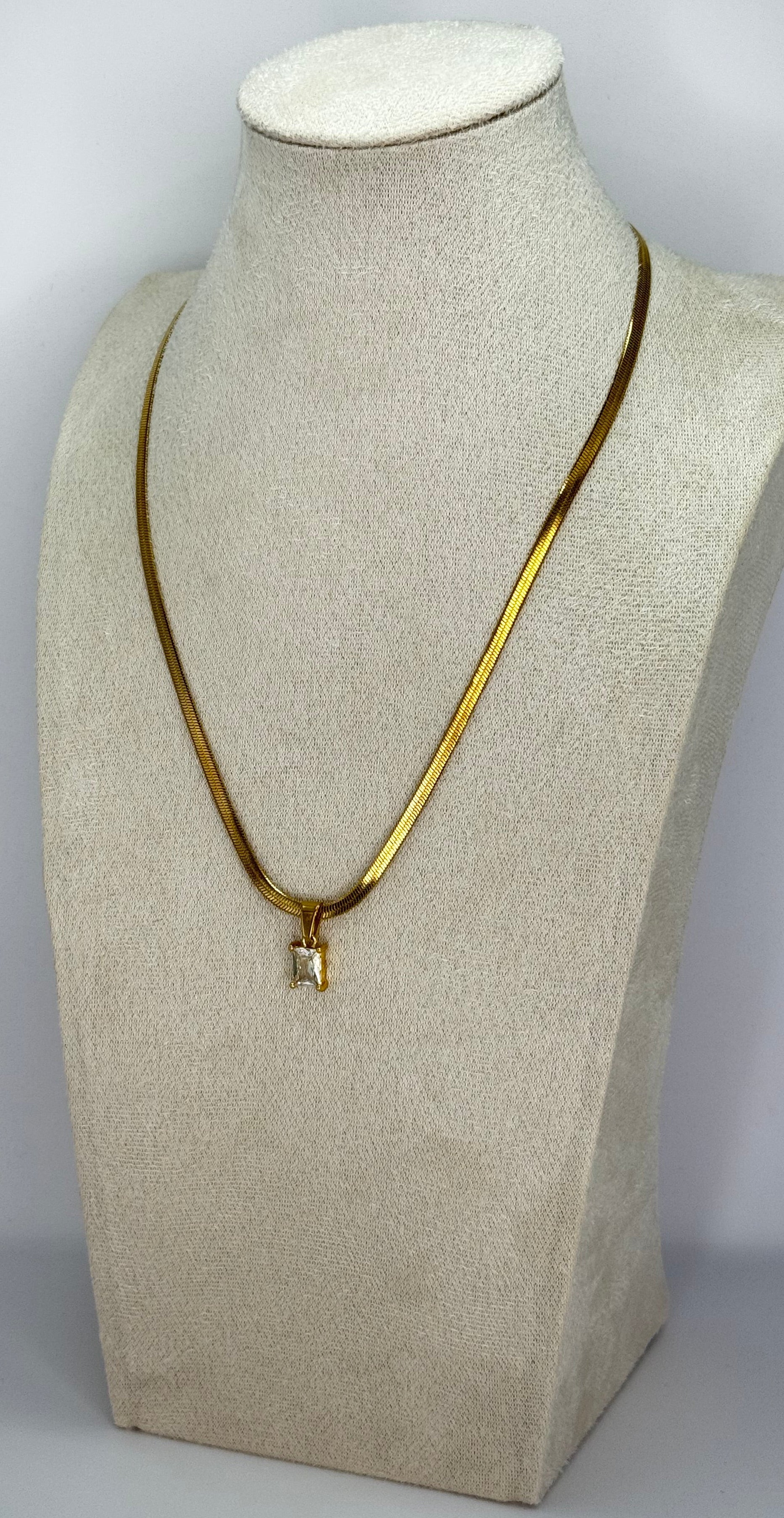 Collana pietra bianca